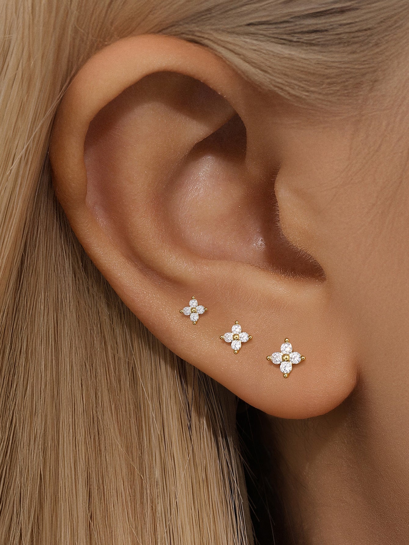 925 Chic Wasserfeste Blumen Zirkon Sterling Silber Stecker
