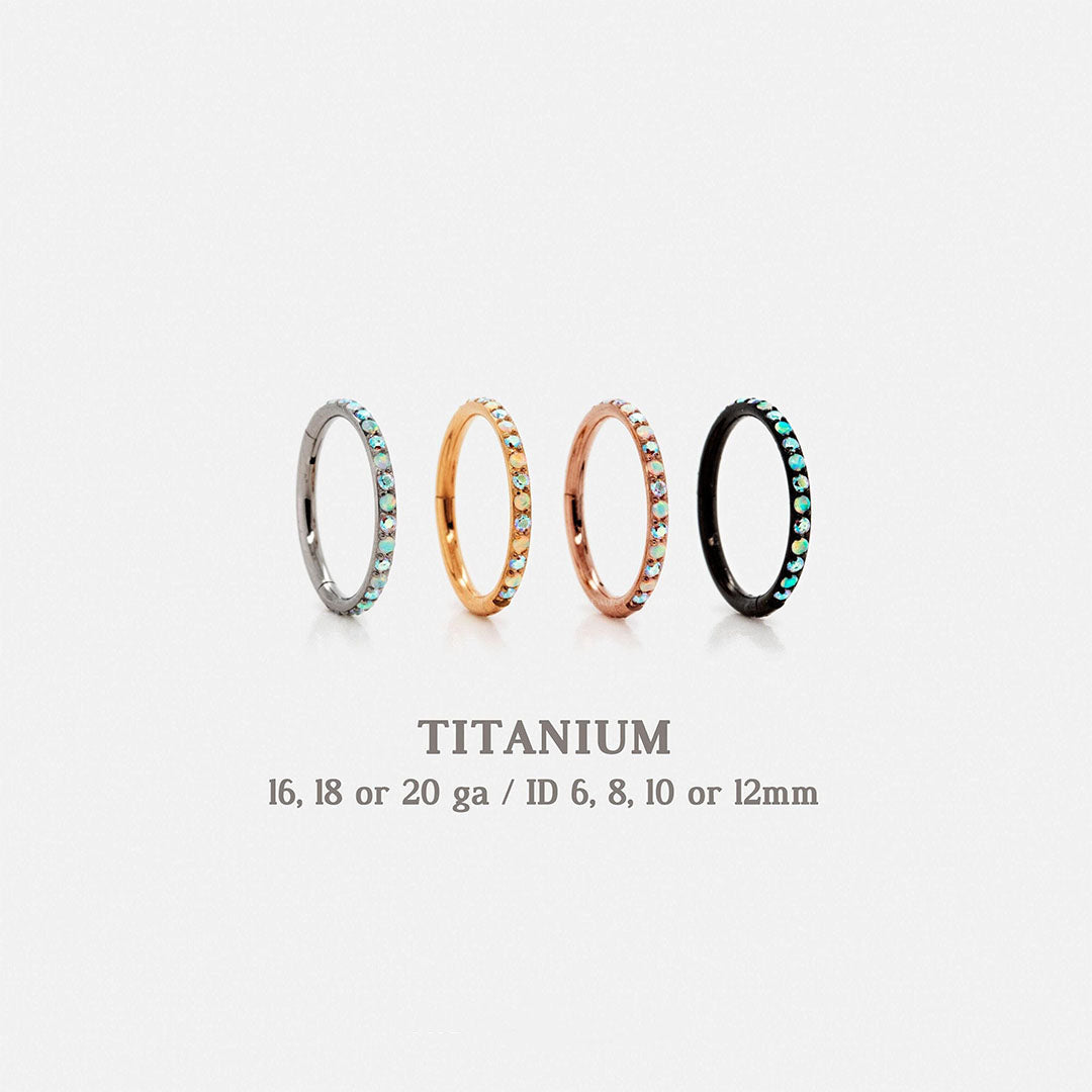 G23 Titanium Opal und CZ runde Pavé-Ohrringe