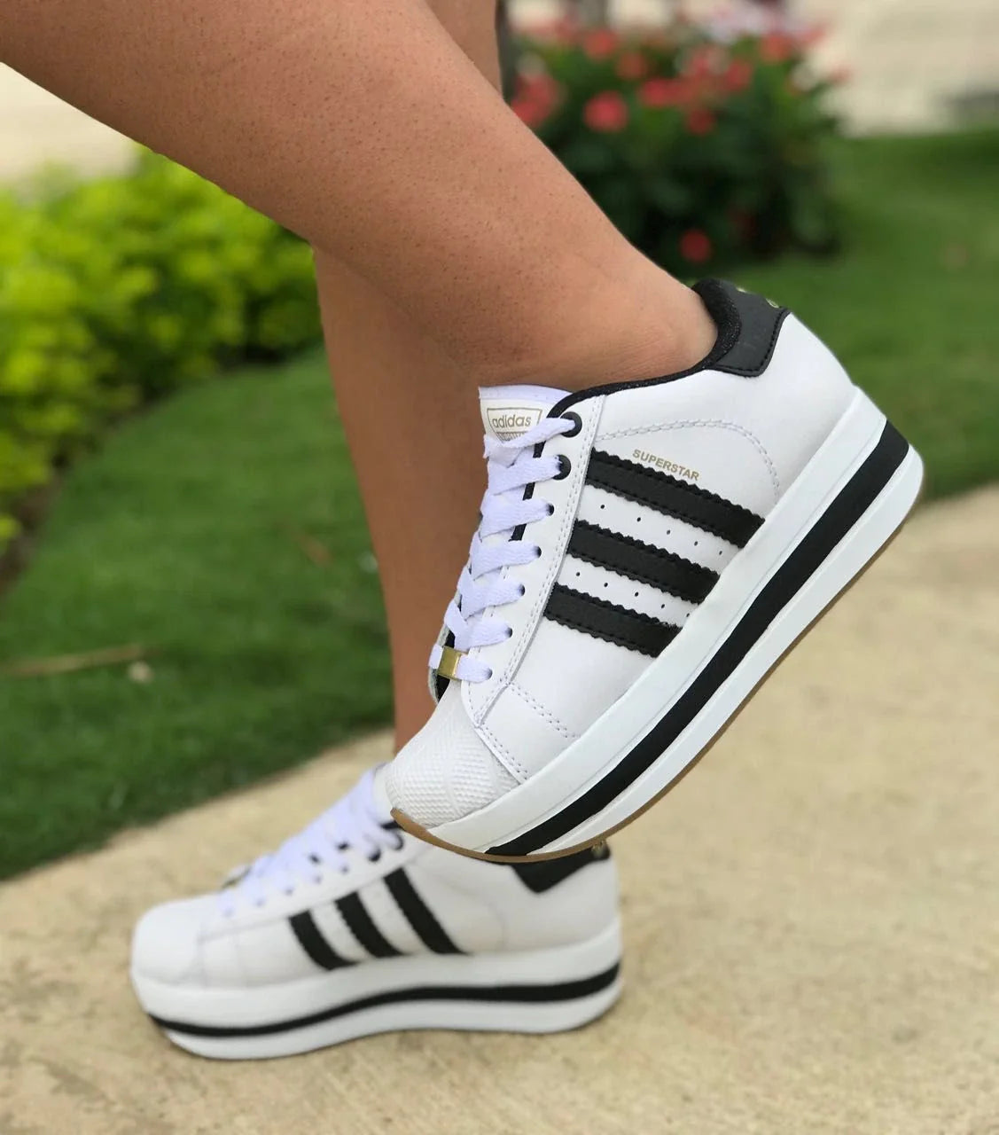 [Kaufe 1, Erhalte 2] Аdіdаѕ BoldLine Classic – Style & Komfort im Alltag